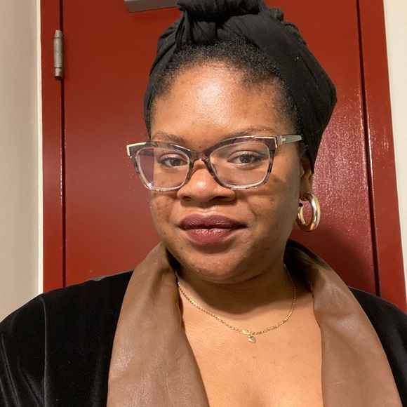 Meet your Posher, Lillian - Picture 1 of 1